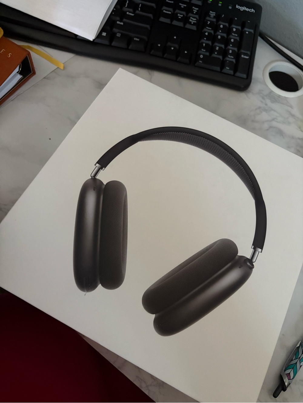 Apple AirPods Max - Space Gray Wireless Over-Ear Headphones